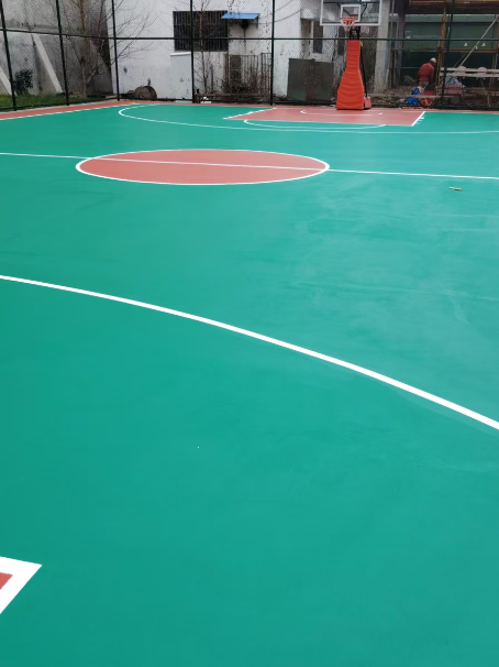 沂源 球场长期使用易出现地面开裂